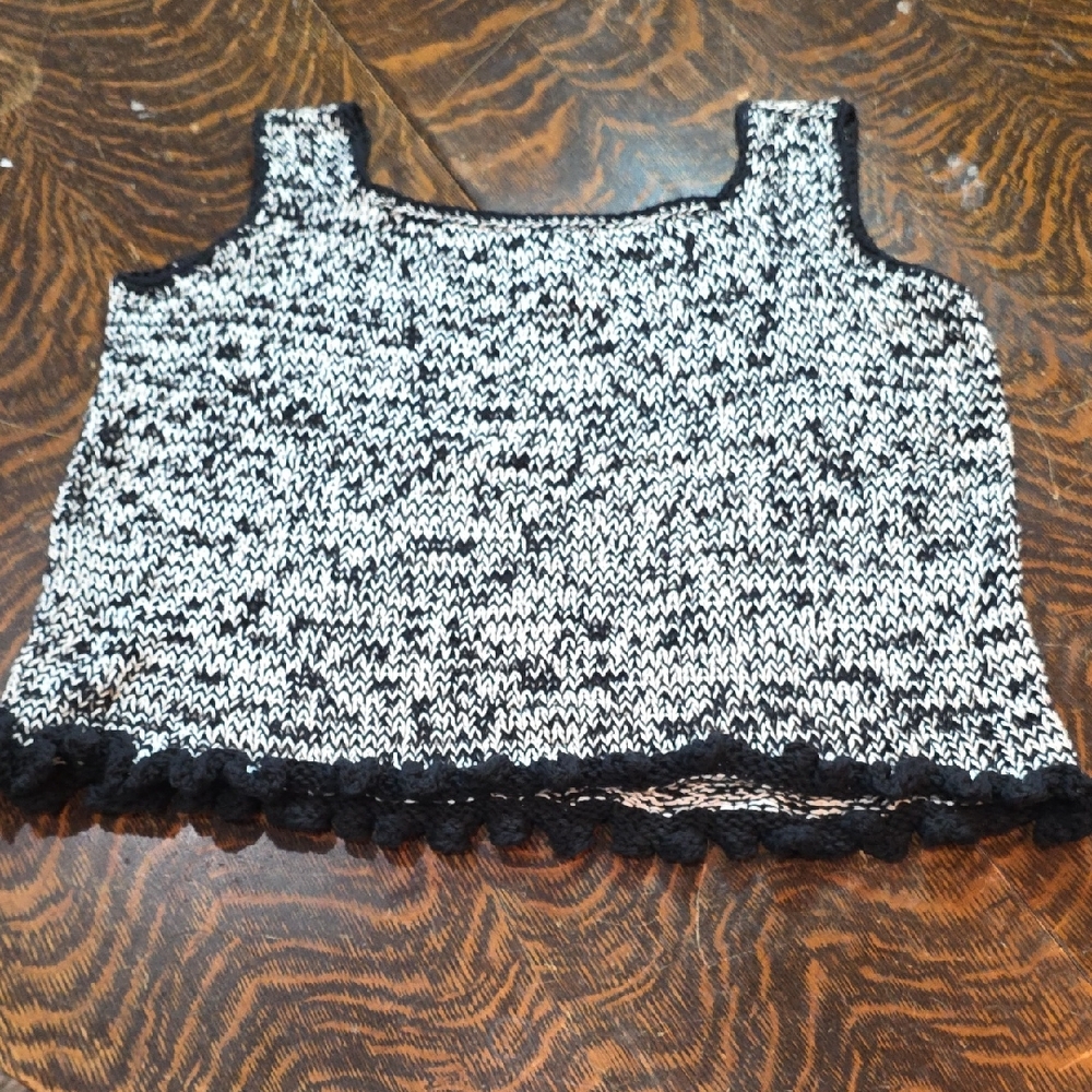 Pure Handknit Monochrome Knit Crop Top